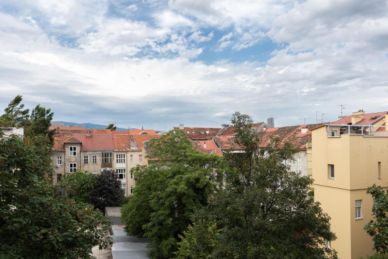 Bright And Modern Apartments In City Center Zagreb Bagian luar foto